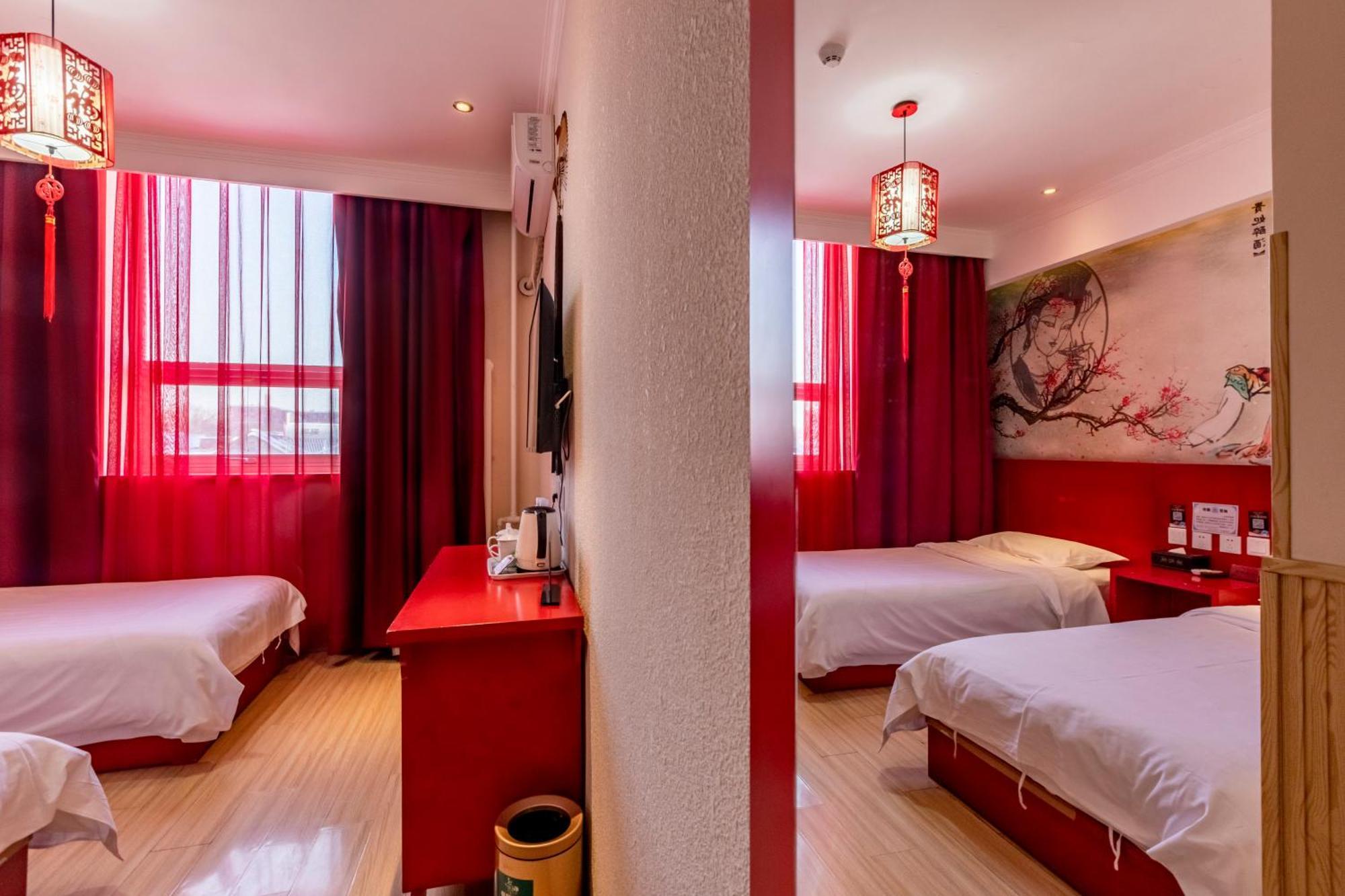 Happy Dragon Alley Hotel-In The City Center With Big Window&Free Coffe Laundry Fluent English Speaking,Tourist Attractions Ticket Service&Food Recommendation,Near Tian Anmen Forbiddencity,Near Lama Temple,Easy To Walk To Nanluoalley&Shichahai Beijing Exterior photo
