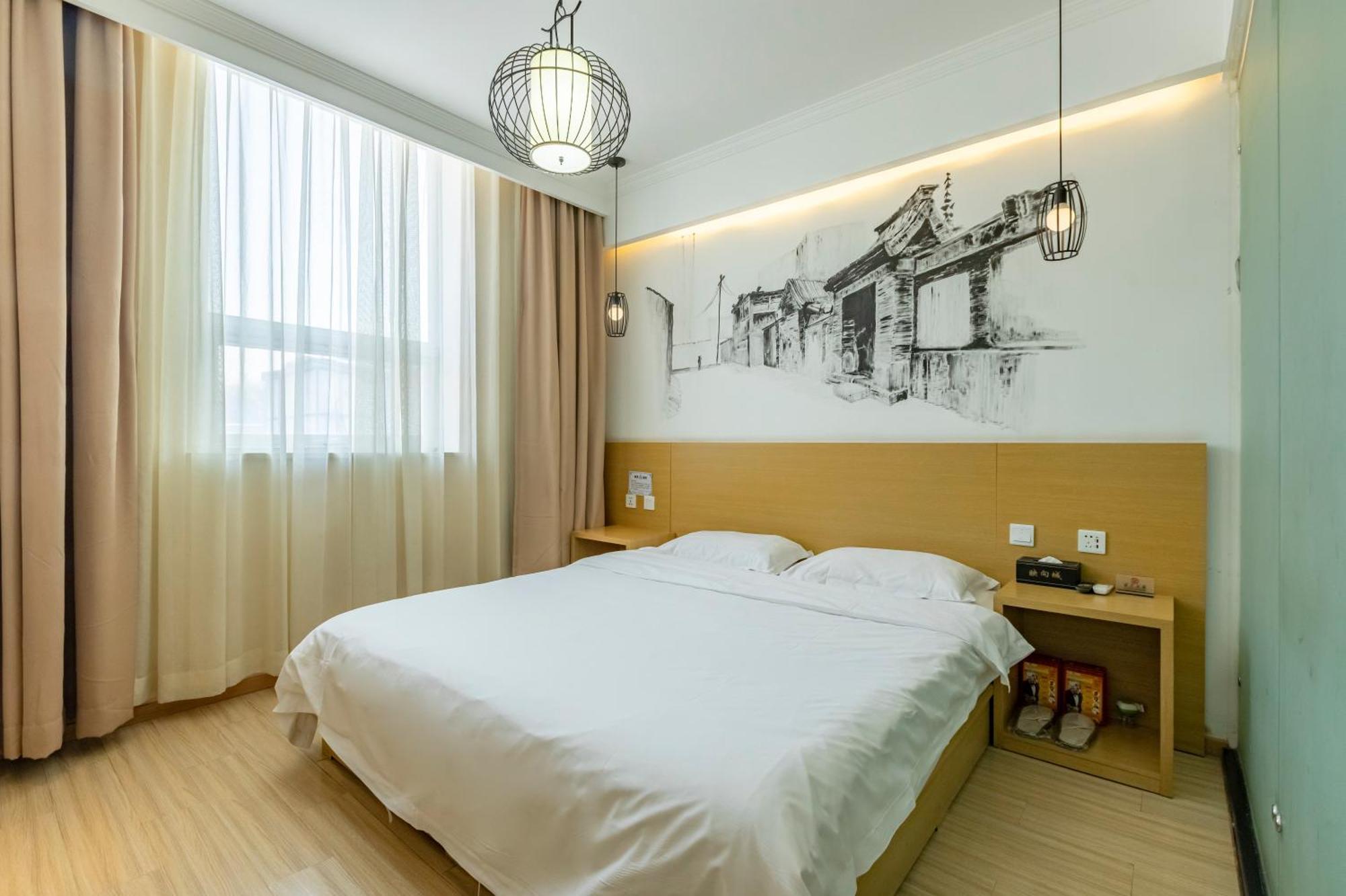 Happy Dragon Alley Hotel-In The City Center With Big Window&Free Coffe Laundry Fluent English Speaking,Tourist Attractions Ticket Service&Food Recommendation,Near Tian Anmen Forbiddencity,Near Lama Temple,Easy To Walk To Nanluoalley&Shichahai Beijing Exterior photo
