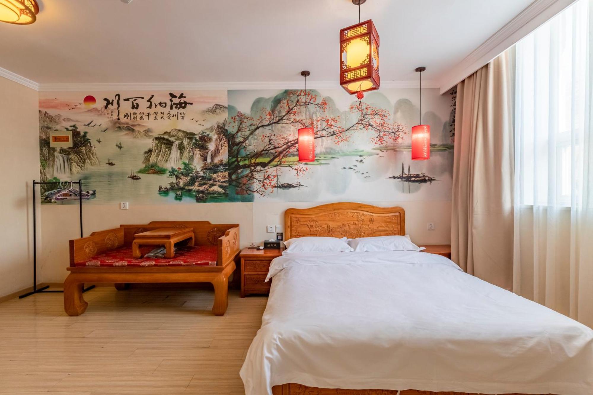Happy Dragon Alley Hotel-In The City Center With Big Window&Free Coffe Laundry Fluent English Speaking,Tourist Attractions Ticket Service&Food Recommendation,Near Tian Anmen Forbiddencity,Near Lama Temple,Easy To Walk To Nanluoalley&Shichahai Beijing Exterior photo