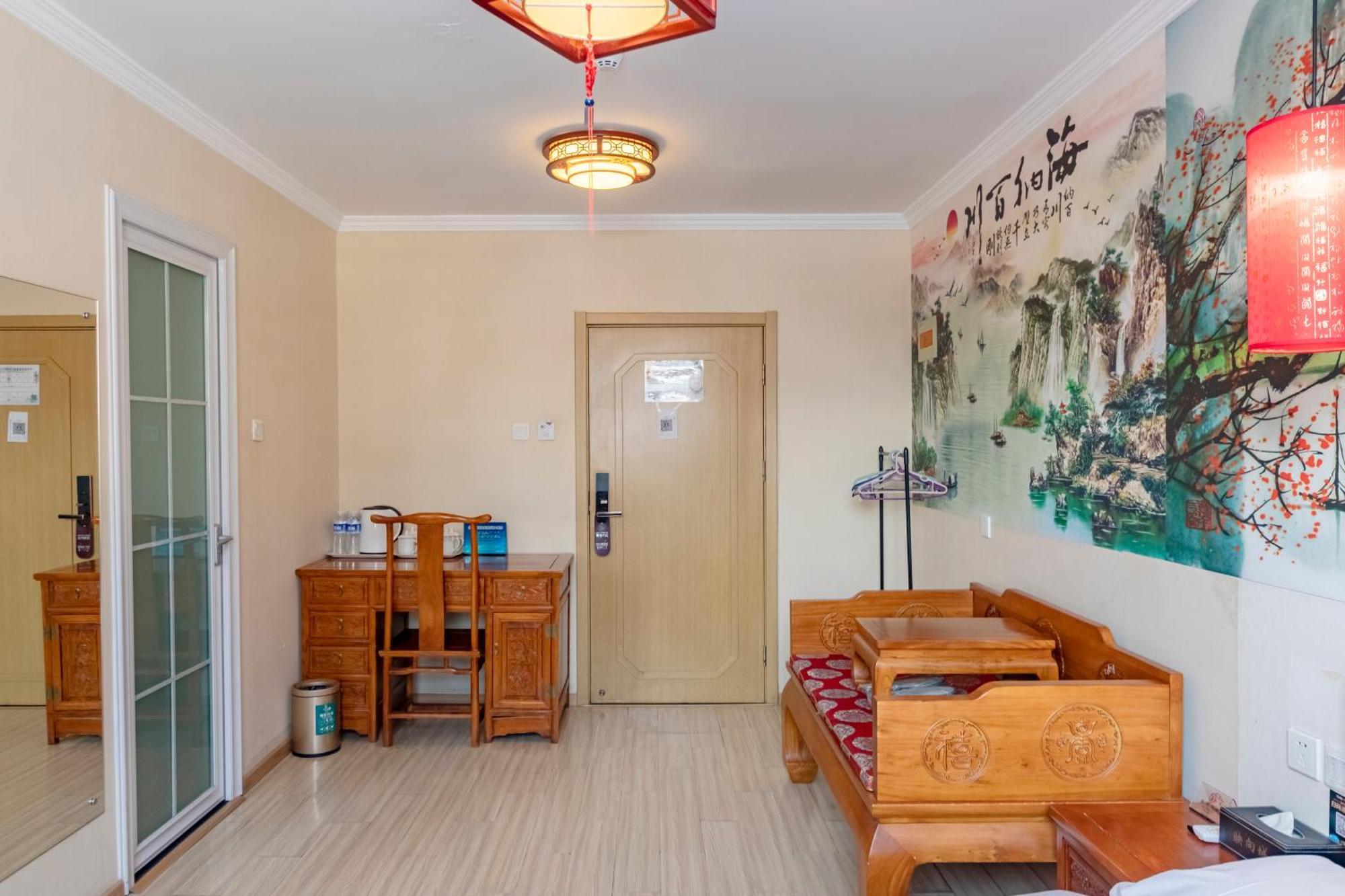 Happy Dragon Alley Hotel-In The City Center With Big Window&Free Coffe Laundry Fluent English Speaking,Tourist Attractions Ticket Service&Food Recommendation,Near Tian Anmen Forbiddencity,Near Lama Temple,Easy To Walk To Nanluoalley&Shichahai Beijing Exterior photo