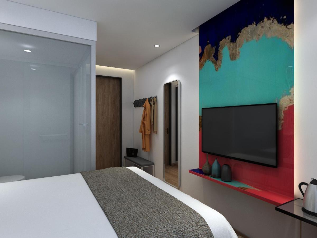 Happy Dragon Alley Hotel-In The City Center With Big Window&Free Coffe Laundry Fluent English Speaking,Tourist Attractions Ticket Service&Food Recommendation,Near Tian Anmen Forbiddencity,Near Lama Temple,Easy To Walk To Nanluoalley&Shichahai Beijing Exterior photo