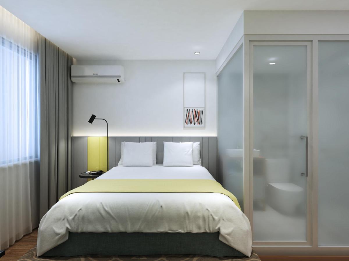 Happy Dragon Alley Hotel-In The City Center With Big Window&Free Coffe Laundry Fluent English Speaking,Tourist Attractions Ticket Service&Food Recommendation,Near Tian Anmen Forbiddencity,Near Lama Temple,Easy To Walk To Nanluoalley&Shichahai Beijing Exterior photo